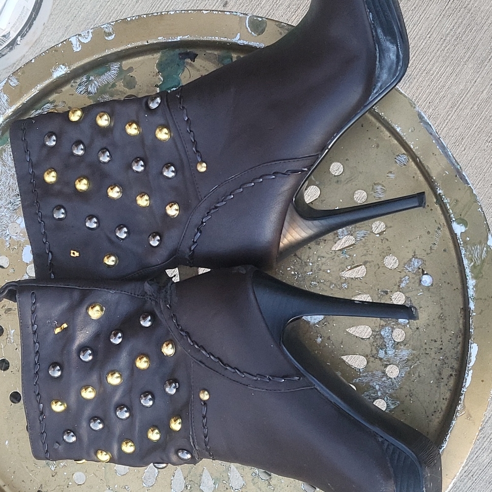 Shoes - Picture 7 of 7